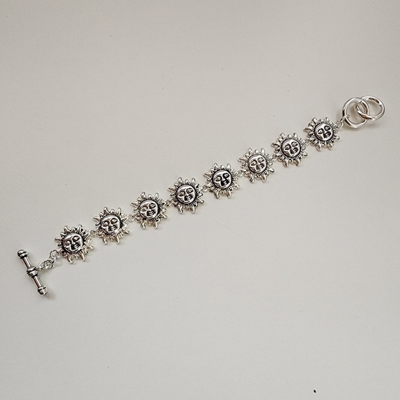 NWT Bohemian Antique Silver Metal Y2K Sun Link Toggle Bracelet - Picture 2 of 5